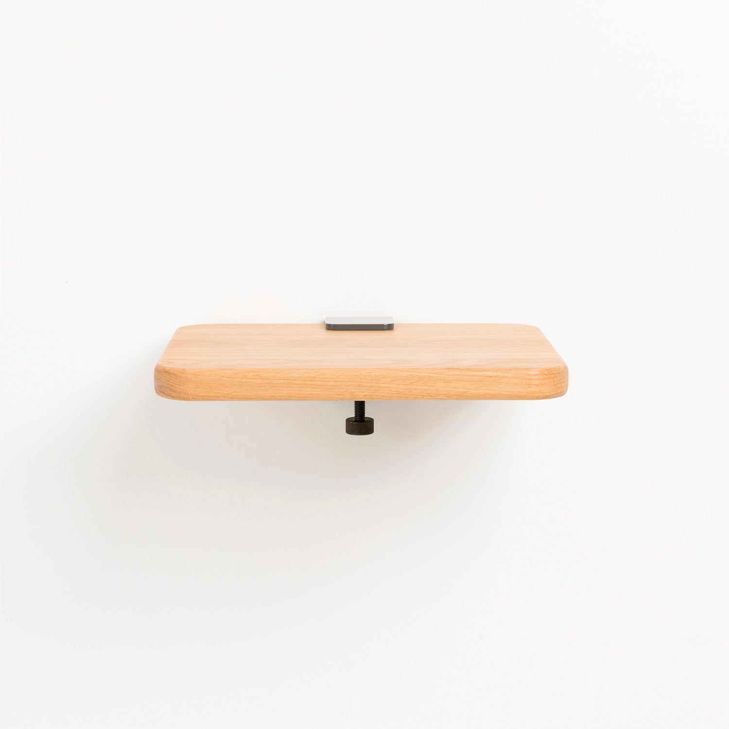 BRACKET Wandregal aus massiver Eiche - CORE Edition