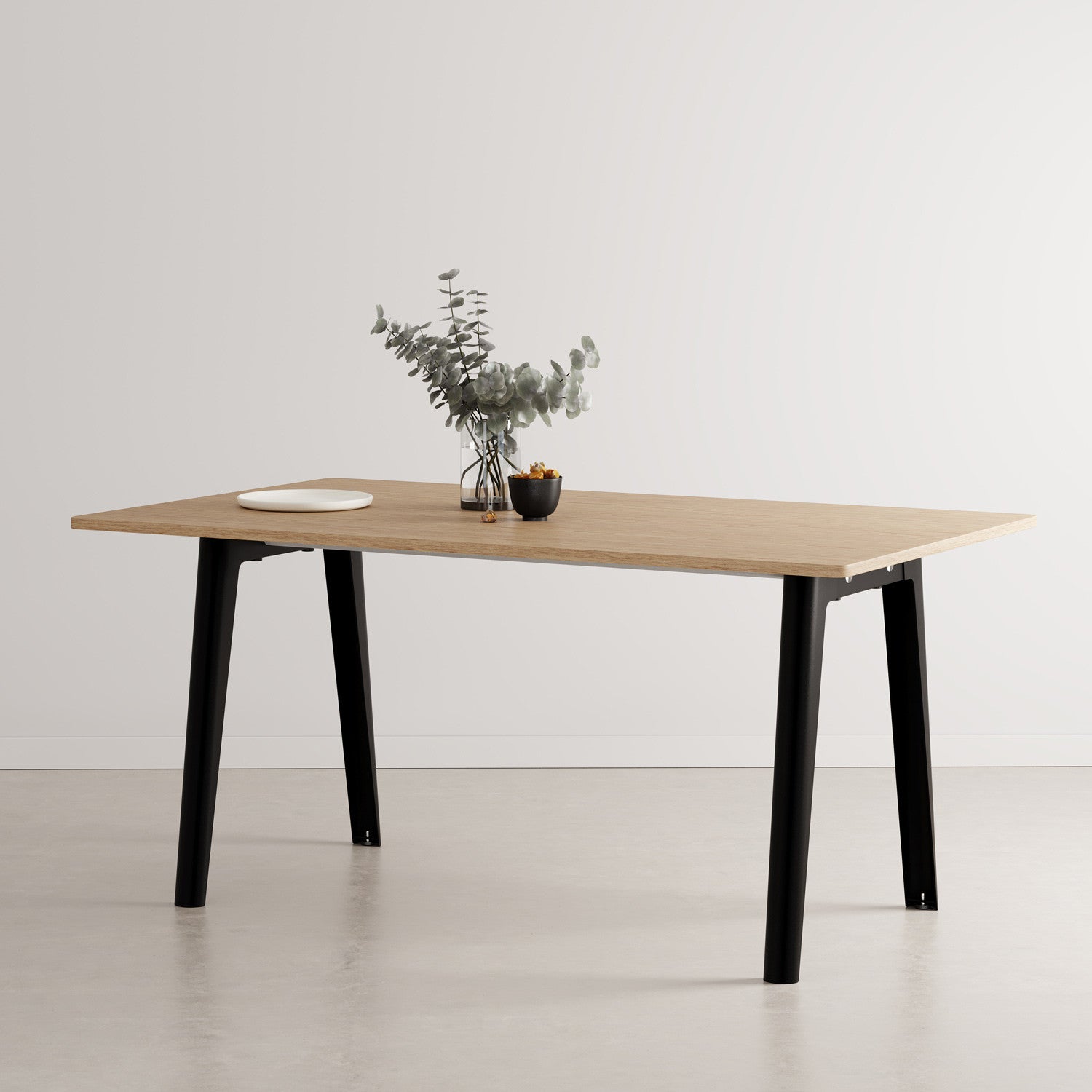 Esstisch NEW MODERN - öko-zertifiziertes Holz
