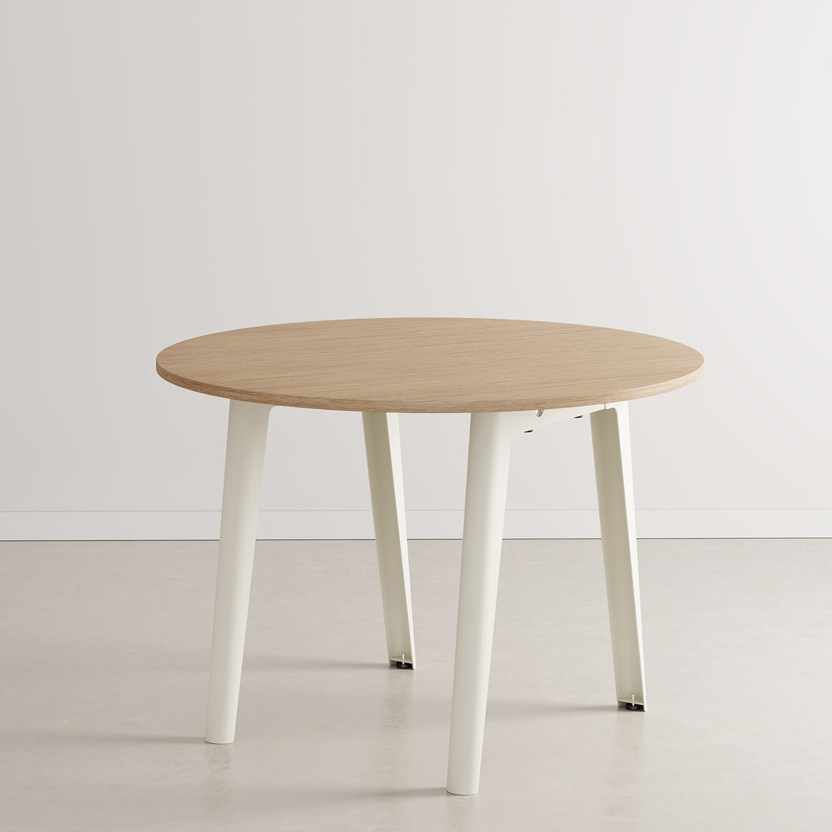 NEW MODERN round table Ø 110cm - eco-certified wood